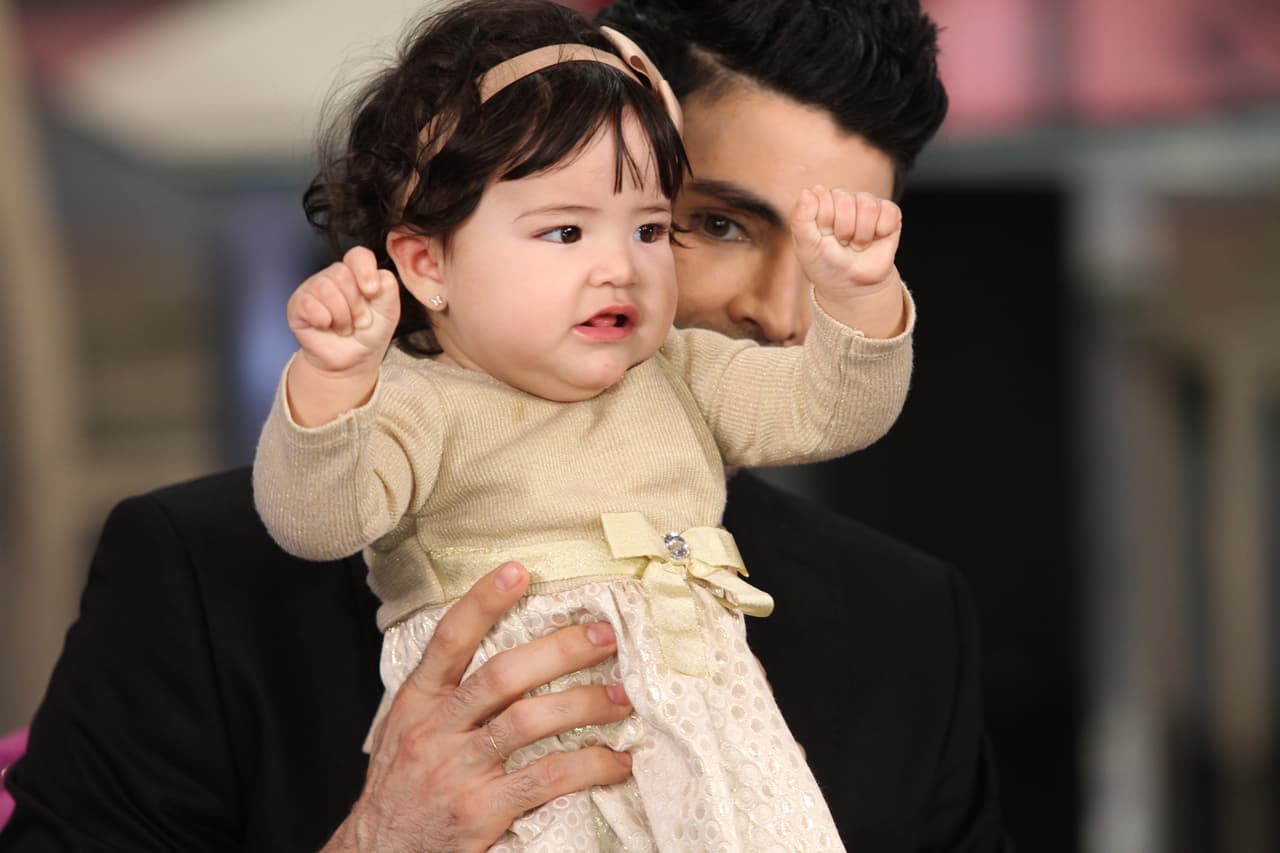 La pequeña nos robó el corazón desde el momento que nació. Es la consentida de todos y como dice Ana Patricia, es la nueva reina de su casa.