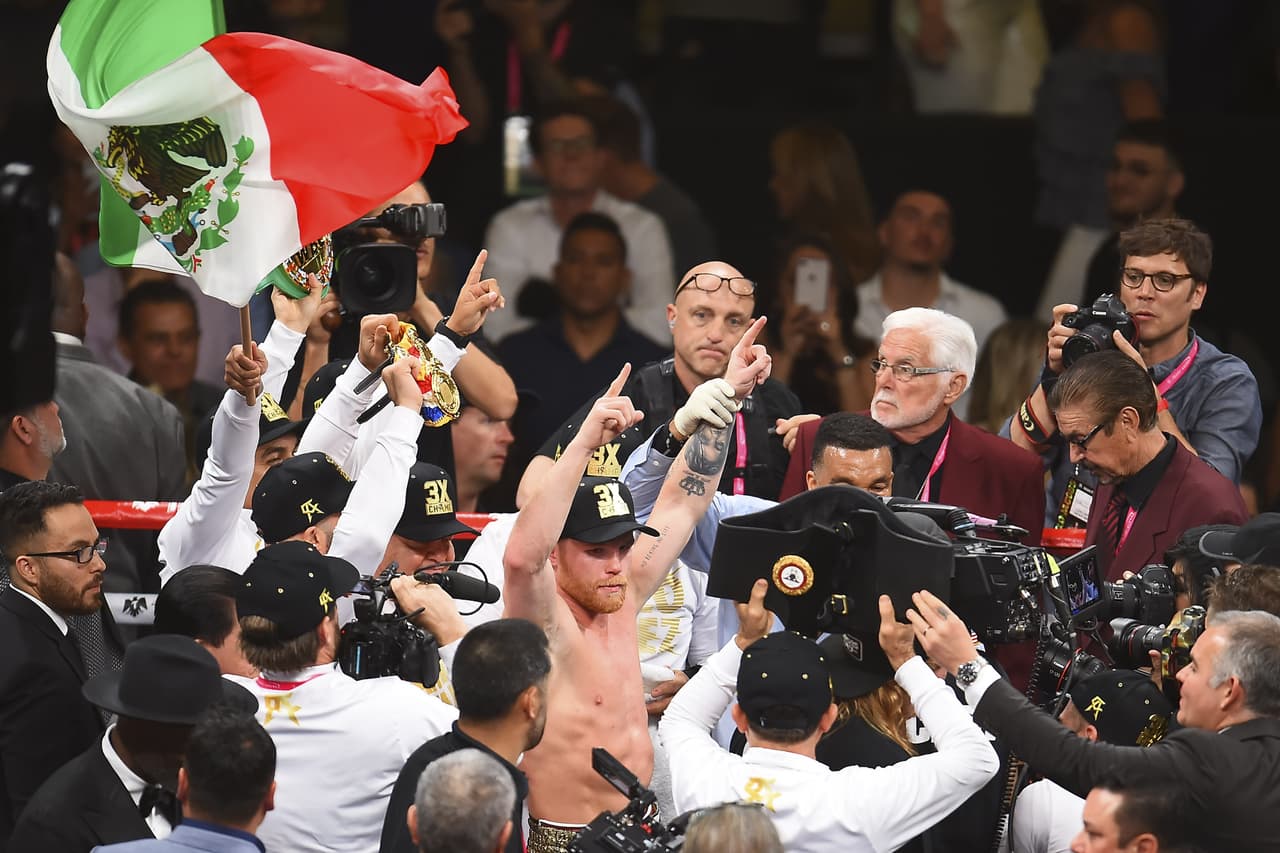 El mexicano de 28 años quedó con récord de 52 victorias, 35 de ellas por nocaut, dos empates y solo una derrota que fue por decisión.