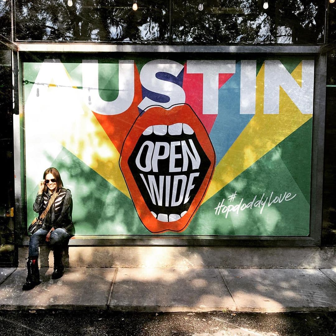 La conductora de 43 años ha mencionado que el amor por Austin es, en parte, porque algunos seres queridos residen en esta ciudad.