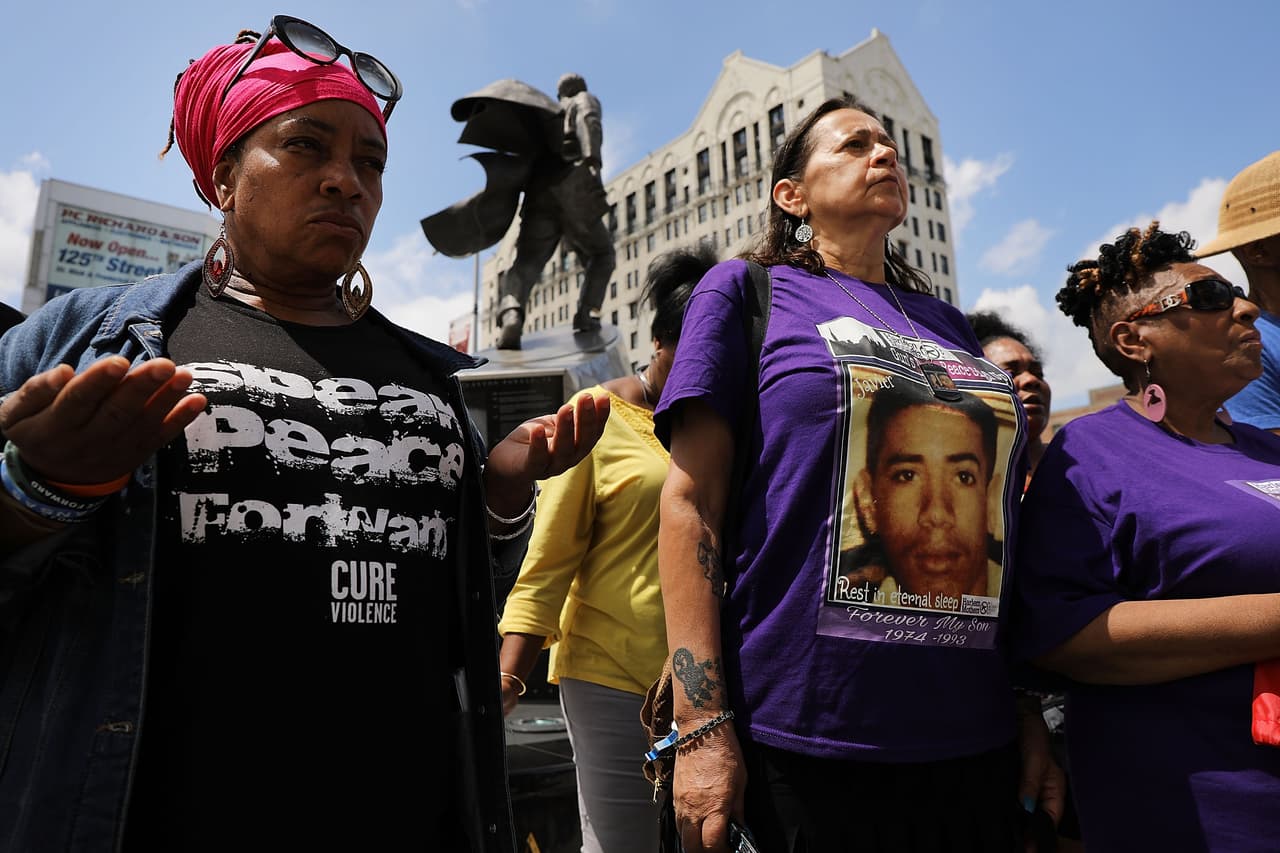 Diversas organizaciones han exigido leyes de restricción de armas.