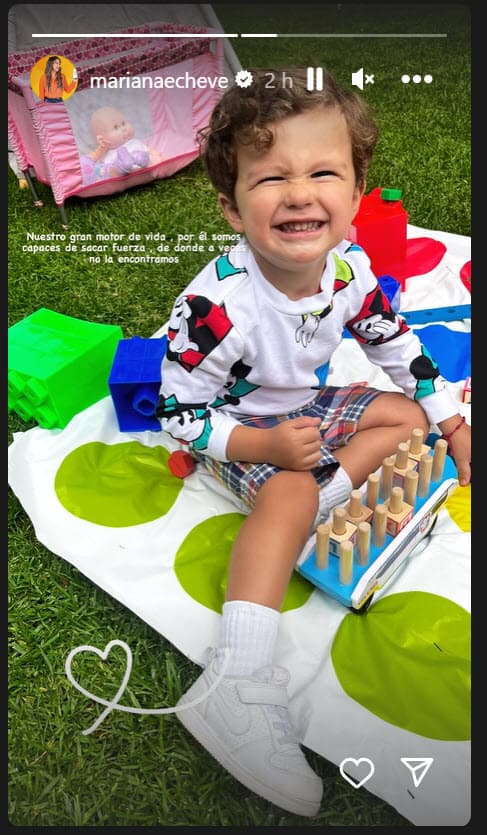 "Nuestro gran motor de vida,
<b> por él somos capaces de sacar fuerza</b> de donde a veces no la encontramos", escribió sobre esta foto en la que aparece Lucca, el único hijo que tiene con su marido, Óscar Jiménez. 
<br>