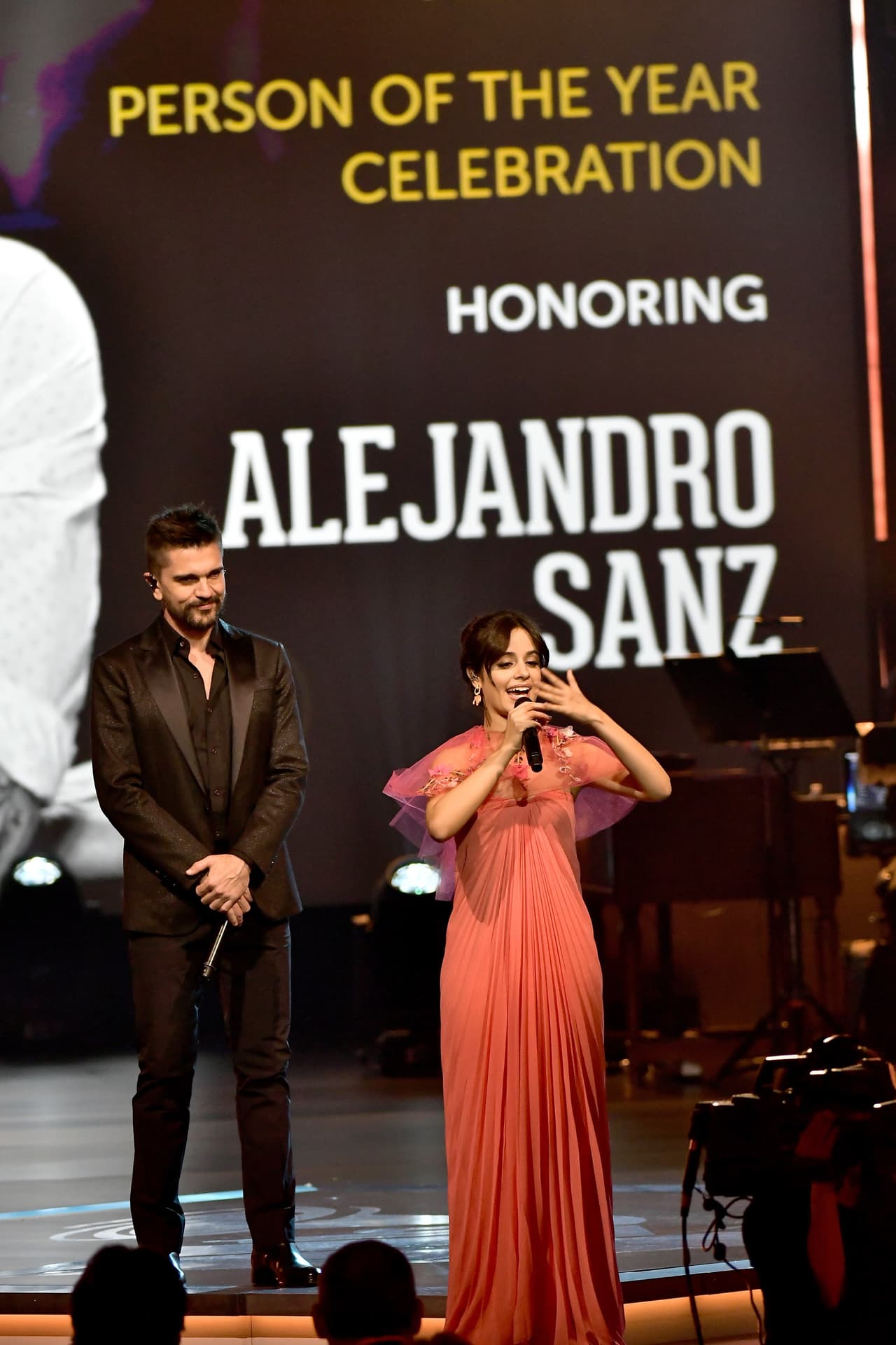 El otro lo ganó gracias a la misma canción, incluida en su más reciente producción discográfica, en la categoría de Mejor canción pop. El cantante también ganó Mejor video musical versión larga por el tema 'Lo que fui es lo que soy'.