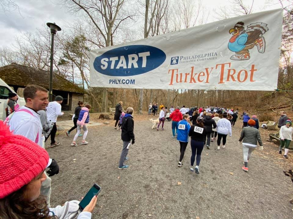 <b><a href="https://runsignup.com/Race/PA/Philadelphia/FacetoFaceTurkeyTrot" target="_blank">Philadelphia Insurance Companies Turkey Trot 5-Miler (25 de noviembre)</a></b>
<br>
<br>En su edición 28, una de las carreras más antiguas en el área de Filadelfia, de 5 millas, 
<b>beneficia a Face to Face</b>, una agencia de servicios humanos que brinda comidas, atención médica básica, servicios legales y sociales, capacitación en computación y estudios de artes creativas a los residentes pobres del vecindario. Si 5 millas es demasiado, también puede hacer una carrera / caminata divertida de 1 milla.