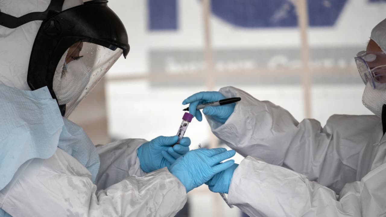 California se convierte en el primer estado en superar los 5 millones de contagios con coronavirus