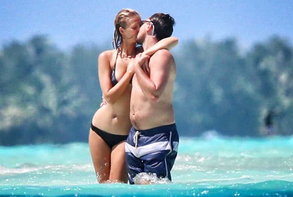 Pero antes, salió con Toni Garrn.