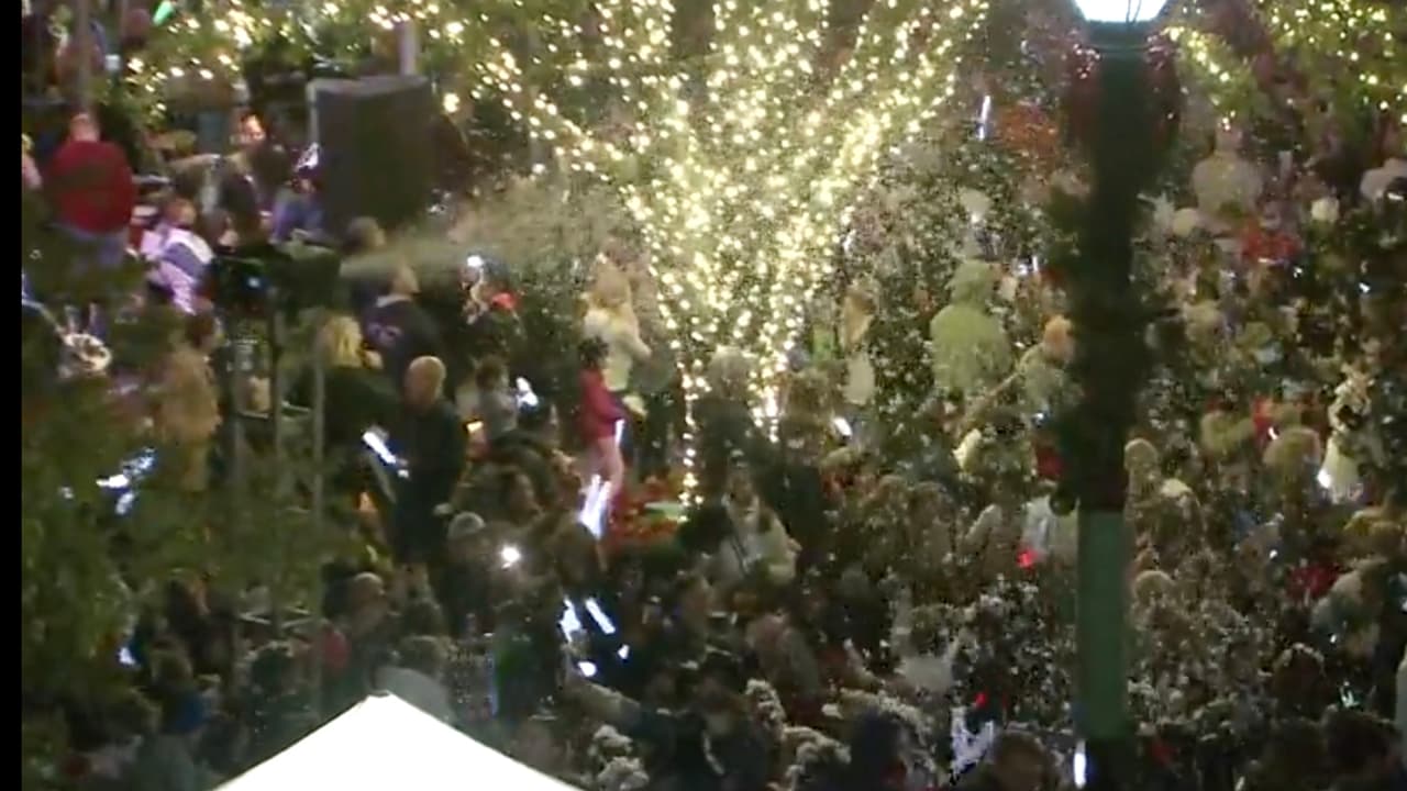 En esta ciudad localizada al norte de 
<a href="https://www.univision.com/local/houston-kxln/">Houston,</a> se vivió una gran fiesta para dar inicio a la 
<a href="https://www.univision.com/local/houston-kxln/luces-navidenas-espectaculos-discovery-green-zoologico-de-houston-magical-winter-lights-houston-texas-fotos">temporada navideña. </a>