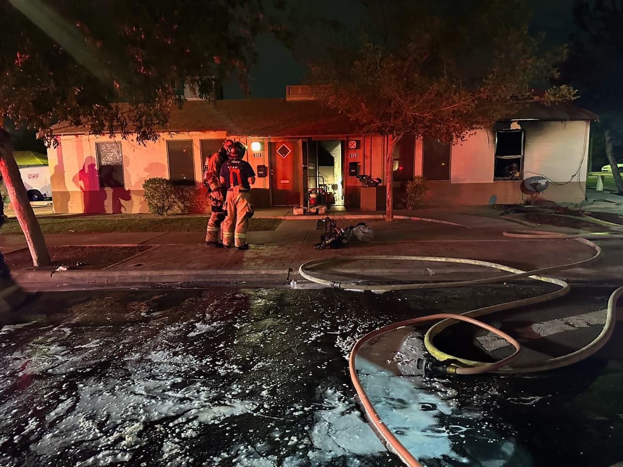 <b>Siete personas perdieron su hogar</b> y fueron desplazadas de su hogar la noche del domingo debido a un incendio en un apartamento en el área de 3rd Avenue y Buckeye.