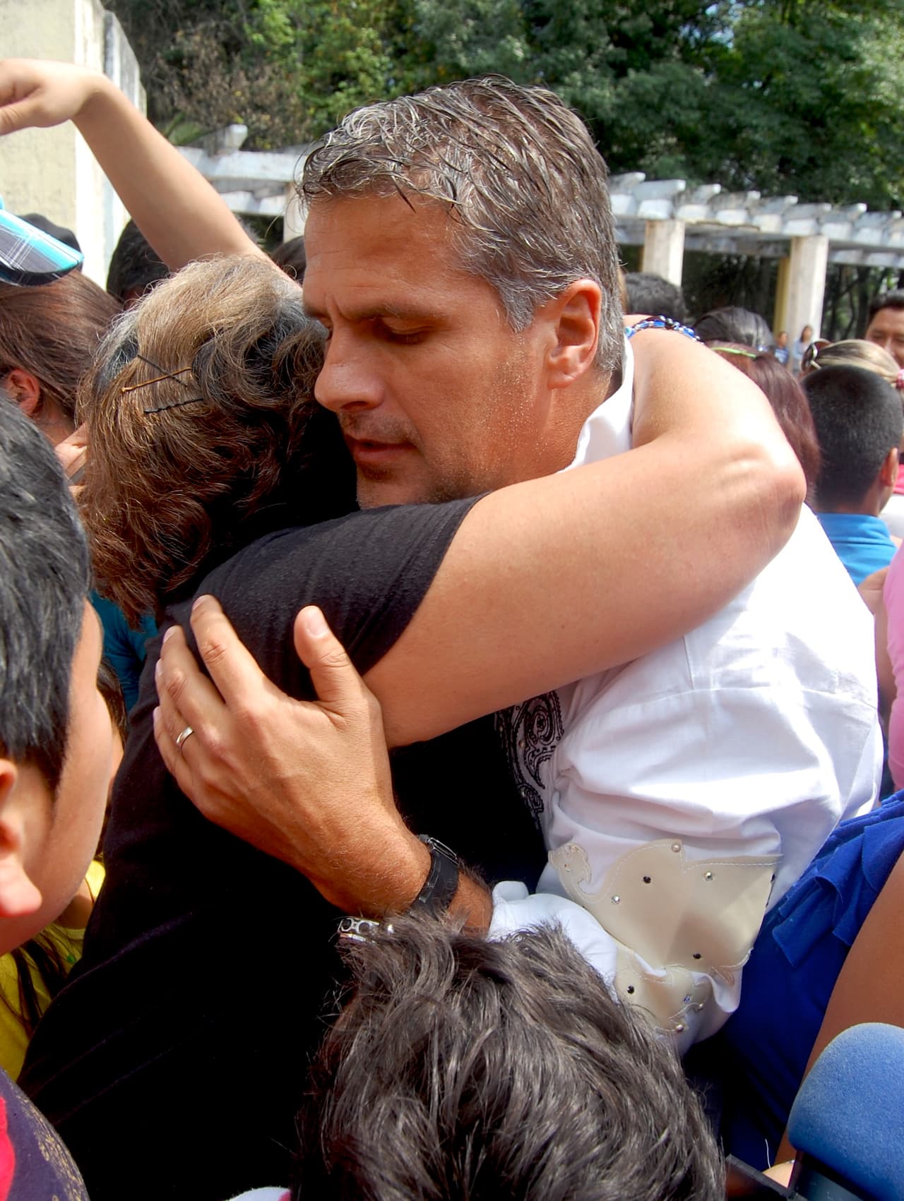 "Fue un momento difícil; yo estaba desesperado porque los productores no me llamaban y mis deudas se acumulaban, por eso no me quedó de otra que vender mi casa", dijo en entrevista para la revista TVNotas a principios de abril de este año.