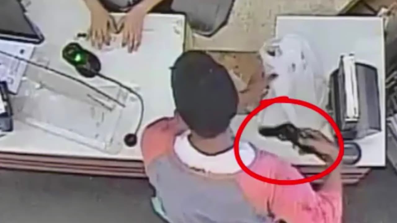 A punta de pistola roban caja registradora de farmacia por la Bellaire al suroeste de Houston