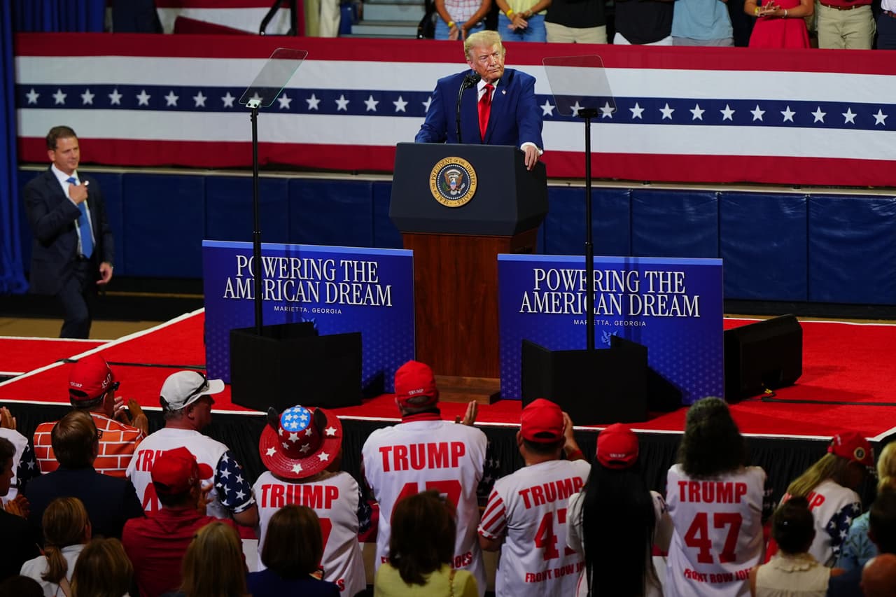 En su intervención, Trump habló sobre su programa 
<b>"Trump Accounts"</b>, una iniciativa de ahorro con ventajas fiscales dirigida a menores nacidos entre 2025 y 2026. Los fondos solo podrán utilizarse una vez que el beneficiario alcance la mayoría de edad.
<br>