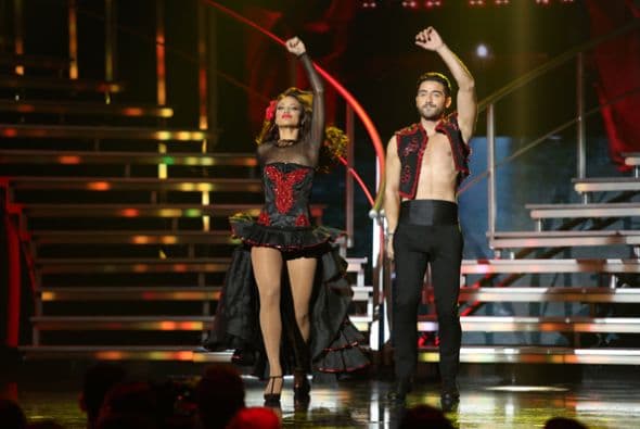 Catherine y el español Borja nos deleitaron con un flamenco pop. Un ritmo que nos contagió y hasta nos dieron ganas de mover las caderas. ¡Venga!