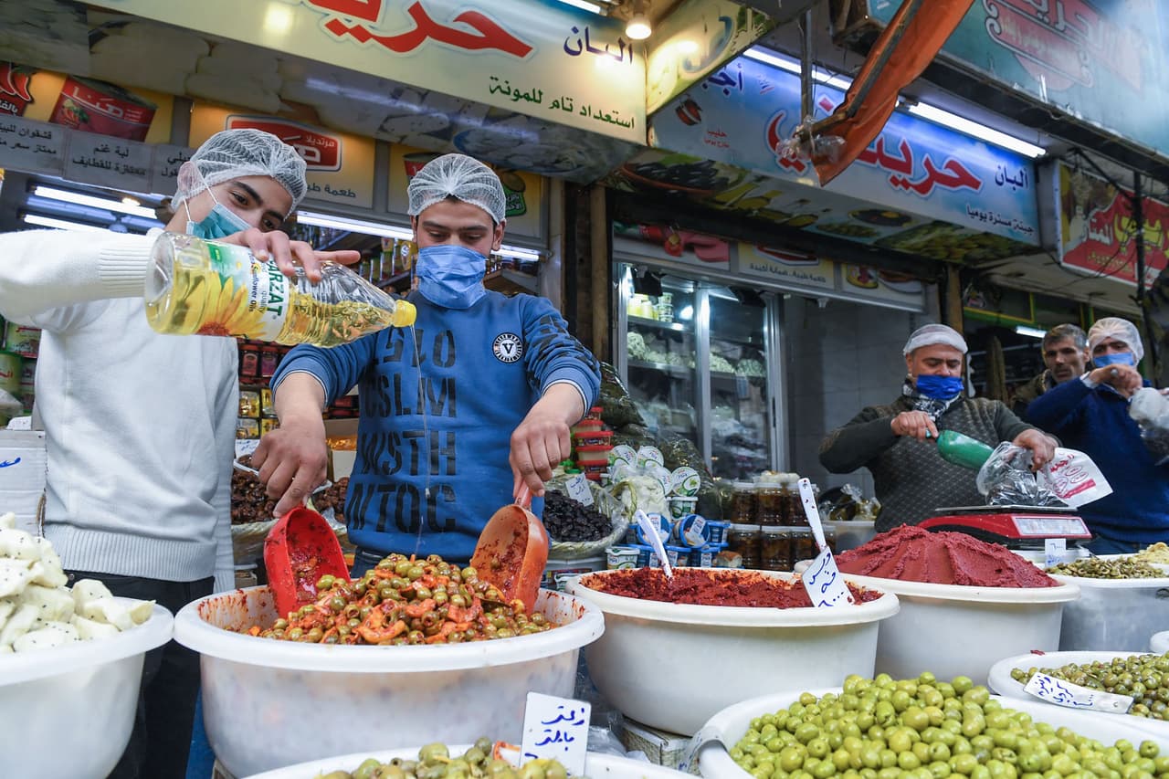 <b>Puesto 4. Siria</b>
<br>
<br>
<b>Tasa de inflación: 139.0% (a agosto de 2021)</b>
<br>
<br>Los salarios medios por hora en Estados Unidos aumentaron un 4.6% en septiembre con respecto al año anterior. Aunque es un incremento saludable, no es suficiente para mantenerse al día con la inflación.