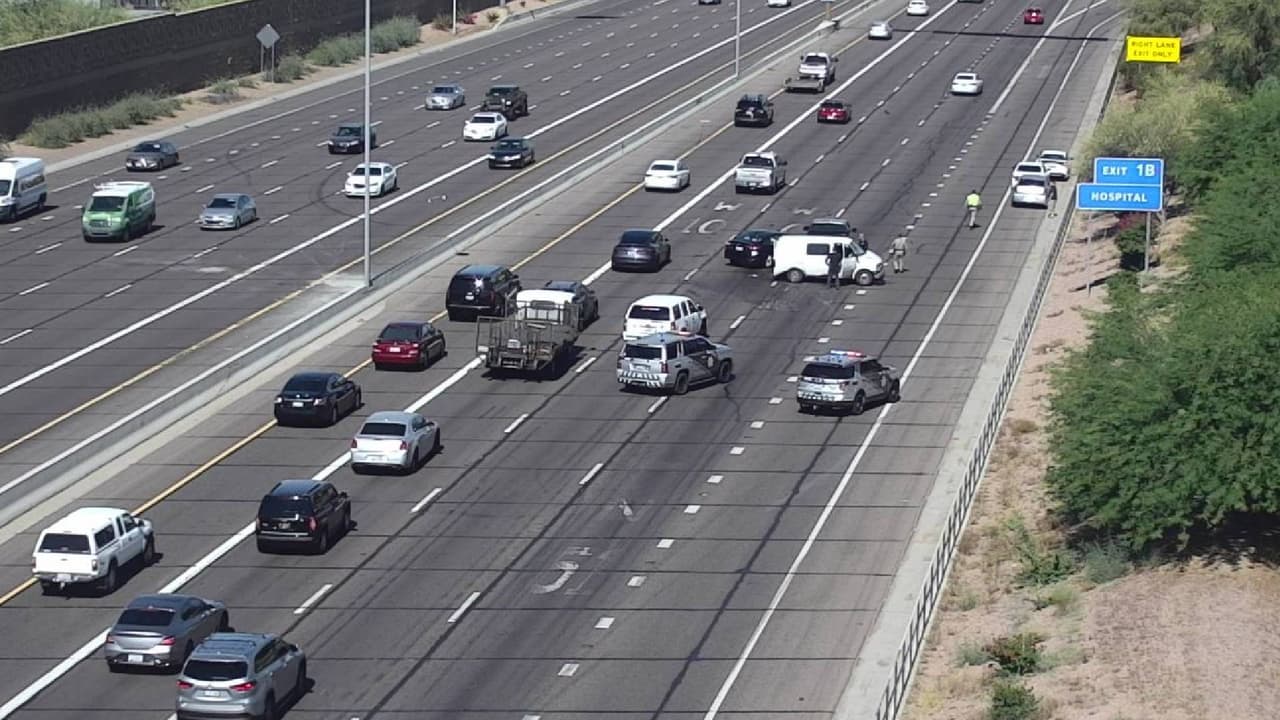 Accidente entre seis automóviles deja tres personas en estado crítico en Phoenix