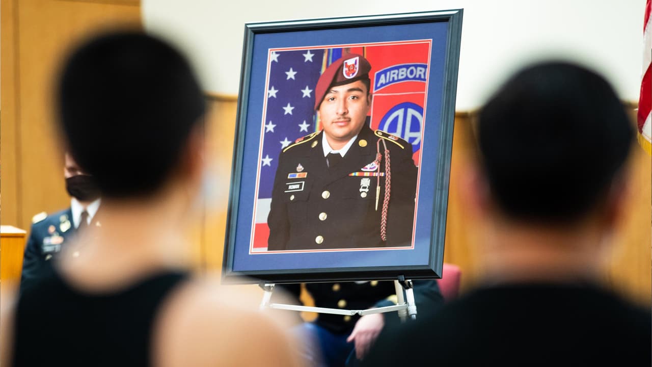 Hermana del soldado Enrique Román-Martínez: "Cuando se fue a servir al país estaba completo y ahora nos lo devuelven en pedazos"