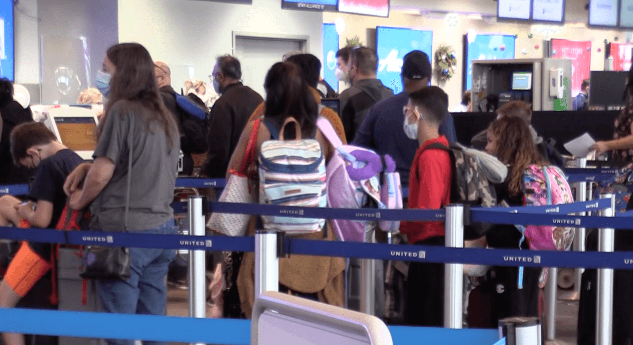 Vuelos cancelados y retrasos afectan a viajeros en el aeropuerto de Austin