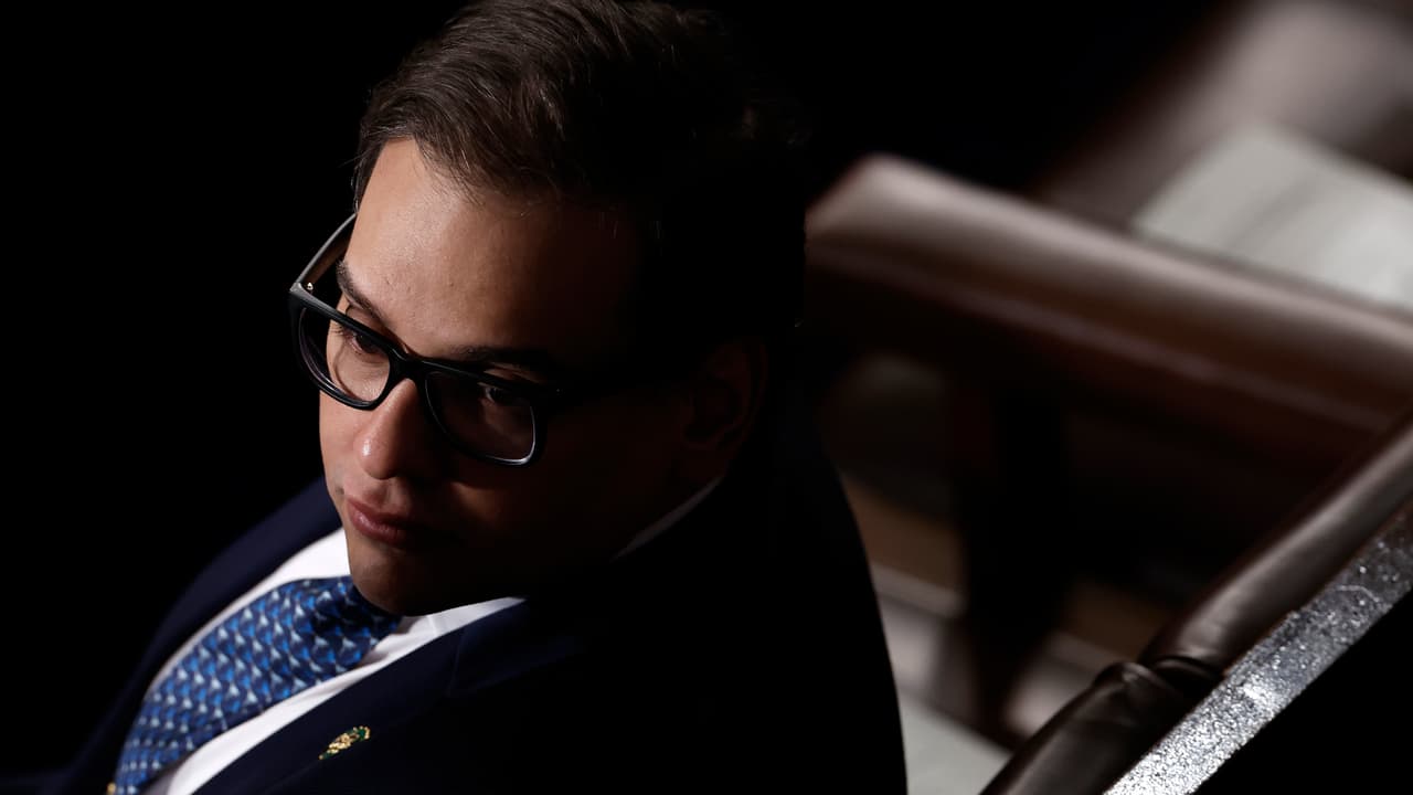 Estos son los delitos por los que George Santos podría recibir una sentencia de hasta 20 años de cárcel