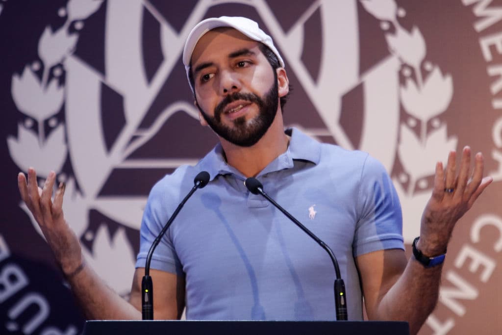 "La seguridad está mejor, la economía sigue mal": los retos del nuevo gobierno de Bukele en El Salvador