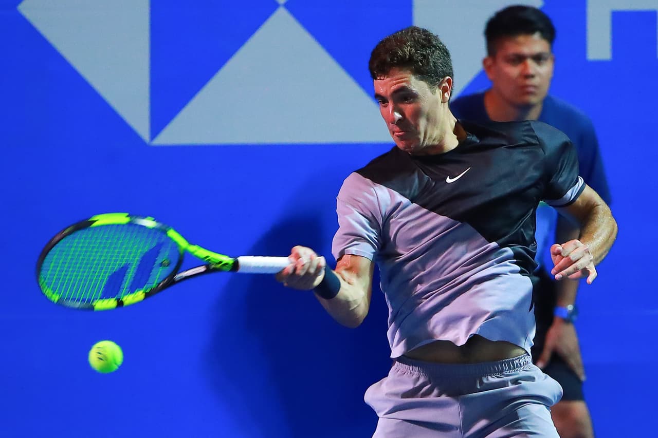 Escobedo sacó su tenis agresivo y siempre llevó la iniciativa con lo que se vuelve uno de los protagonistas en los octavos de final del Abierto Mexicano de Tenis en Acapulco.