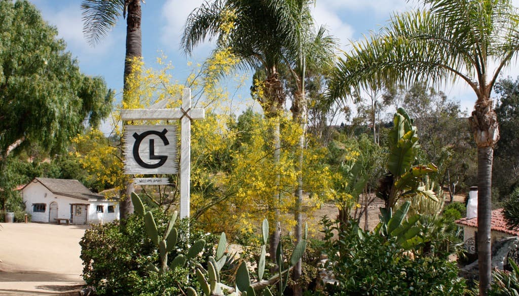<b>Leo Carrillo Ranch Carlsbad:</b>
<br>Es un viejo rancho de estilo español, propiedad de la Ciudad de Carlsbad. Su visita te transportará a la antigua California. La propiedad tiene 27 acres donde estarás en contacto con la naturaleza. Ubicado en el 6200 Flying Leo Carrillo Ln, Carlsbad, CA 92009.