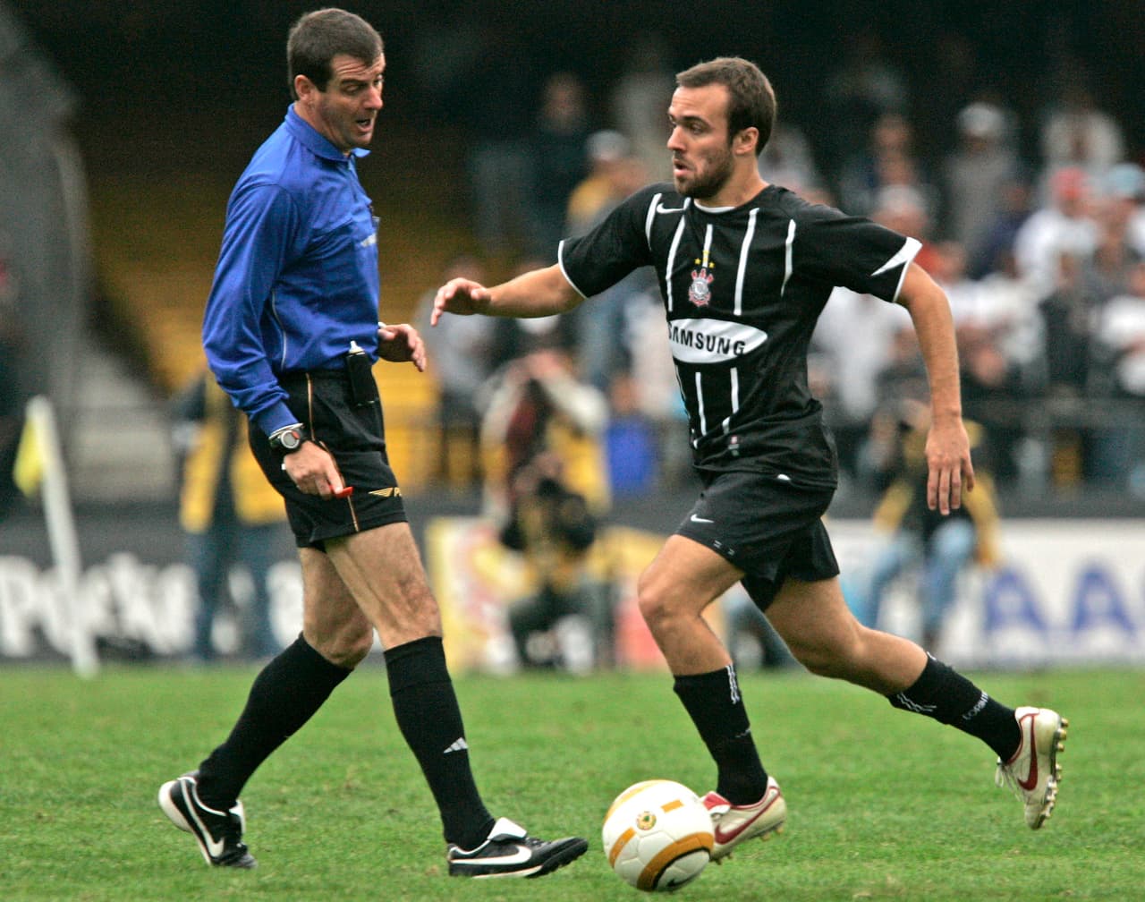 Una sanción ejemplar fue para el árbitro brasileño Edilson Pereira de Carvalho, castigado de por vida por participar en apuestas ilegales en el fútbol de su país.