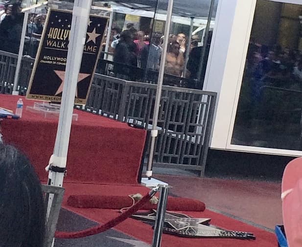 Así lucía el estrado en donde 'Mimi' dio palabras de agradecimiento a todos por acompañarla en este día tan especial.