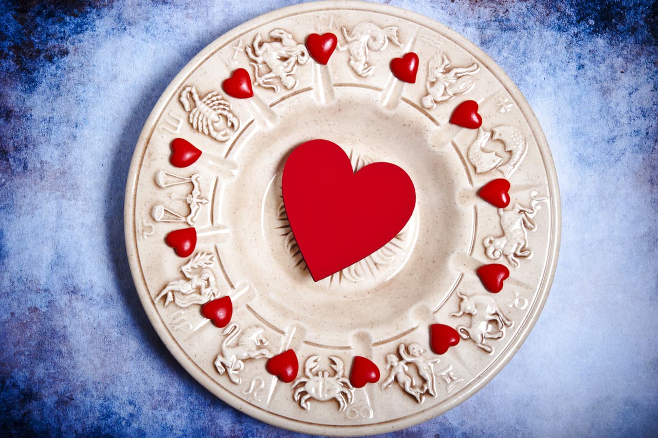 <b>En resumen este es el cuadro de compatibilidad general entre Capricornio y los demás signos en el 2018</b>
<br>
<br>Capricornio con Aries Difícil compatibilidad
<br>Capricornio con Tauro Muy buena compatibilidad
<br>Capricornio con Géminis Difícil compatibilidad
<br>Capricornio con Cáncer Compatibilidad aceptable
<br>Capricornio con Leo Compatibilidad difícil
<br>Capricornio con Virgo Muy buena compatibilidad
<br>Capricornio con Libra Compatibilidad difícil
<br>Capricornio con Escorpión Muy buena compatibilidad
<br>Capricornio con Sagitario Compatibilidad difícil
<br>Capricornio con Capricornio Compatibilidad aceptable
<br>Capricornio con Acuario Poca compatibilidad
<br>Capricornio con Piscis Muy buena compatibilidad