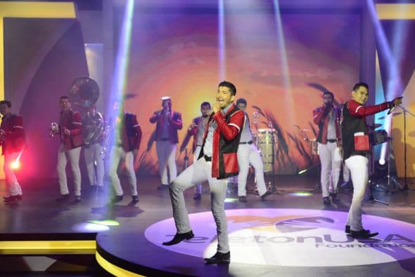 Mira los mejores momentos detrás de cámaras y en el escenario con todas las estrellas que llegaron a Teletón USA para participar en esta importante causa.