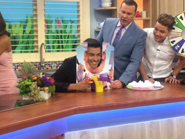 Aunque que giro en tres ocasiones el mecanismo no le tocó embarrarse la cara.