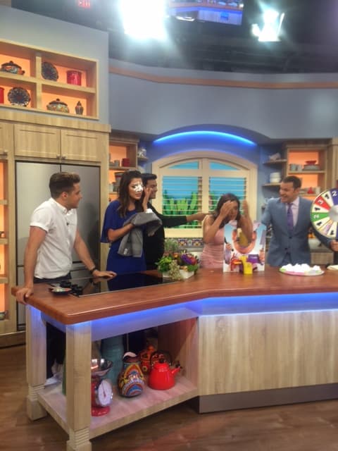 Y mientras Ana Patricia seguía limpiándose la cara, Francisca presumía de su buena suerte.