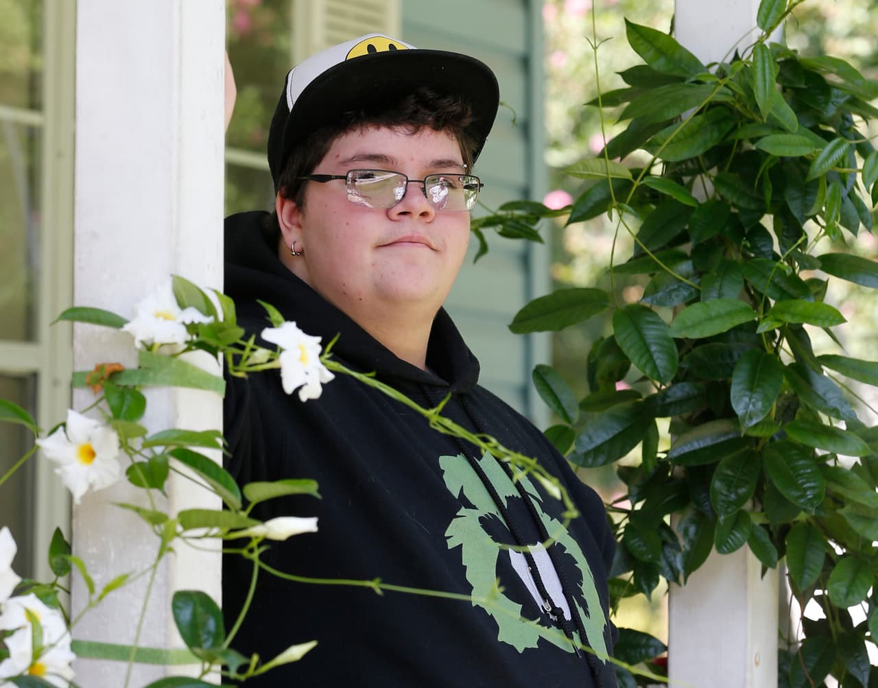 Junta escolar acude a la Corte Suprema para que le impida a niño transgénero acceder al baño de varones