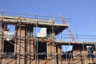 El dinero que da la ciudad de San Antonio funciona como una segunda hipoteca. 
<br>
<br>Quienes vivan por 5 años la casa no tienen que pagar el préstamo, pues será perdonado al 100%.