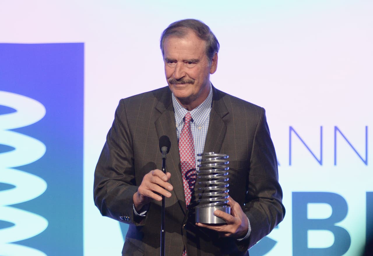 Dijo que en su primer encuentro se acercó "muy efusiva para romper el hielo". Él, por su parte, se mantuvo respetuoso y distante al principio. Una vez que realizaron el sketch, "rompimos el hielo y cotorreamos", aseguró.