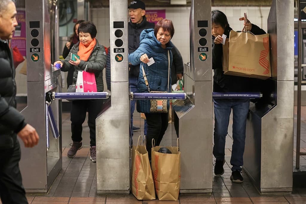 La MTA indicó que la tarjeta utilizada estaba asignada al Departamento de Educación de Nueva York para uso estudiantil. 
<br>