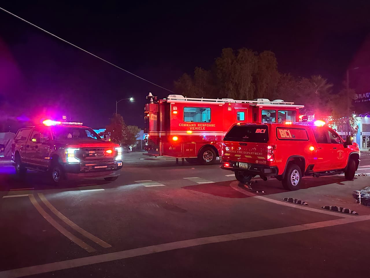 El Grupo de Trabajo de Investigación de Incendios de Phoenix acudió al lugar para determinar las causas del incidente.