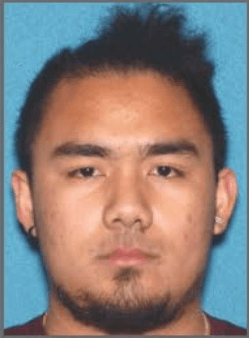 <h3 class="cms-H3-H3">Franco Grasparil</h3>
<br>
<br>Arrestado el pasado 18 de abril, este joven 
<a href="https://www.univision.com/temas/educacion">estudiante</a> de 21 años, habitante de Sayreville, Nueva Jersey, 
<b>es sospechoso de poseer material de abuso sexual infantil. </b>
<br>
<br>