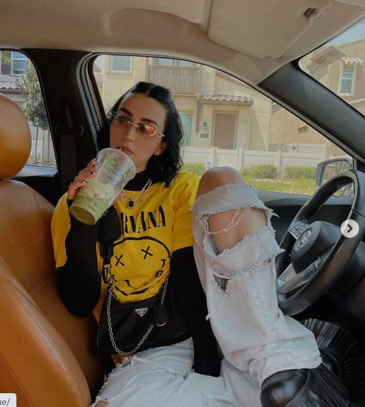 "No necesito aprender nada de nadie", sentenció, "lo aprendo yo sola conforme pasa la vida y con las personas que se me van atravesando".
<br>