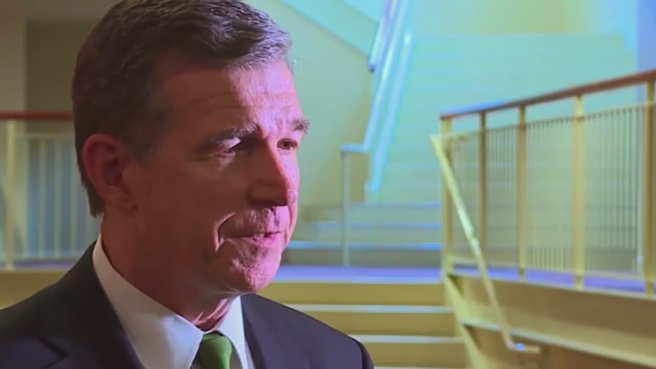 Gobernador de Carolina del Norte busca la reelección
