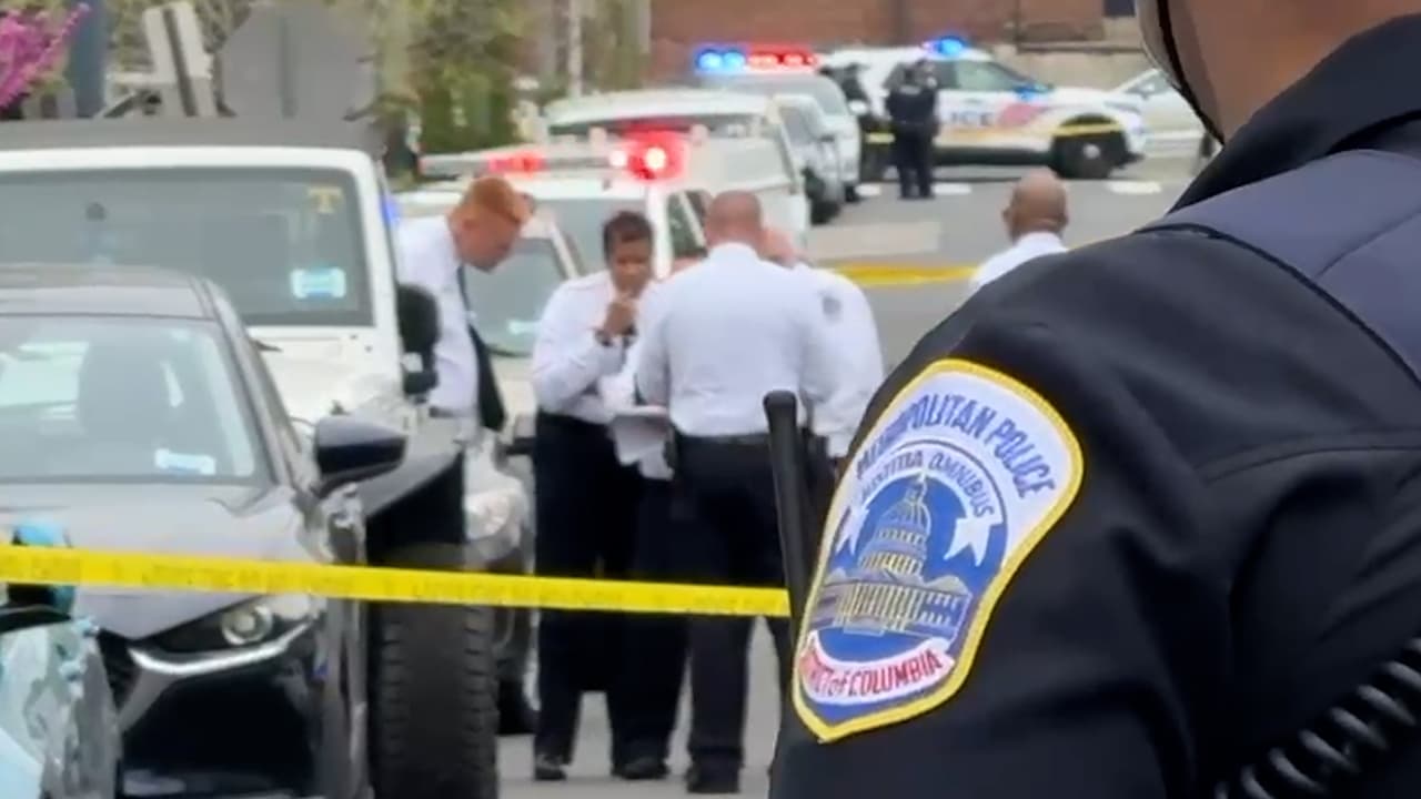 Los hechos fueron reportados alrededor de las
<b> 3:45 de la tarde en la zona de Montello Avenue y Simms Place</b>.
<br>