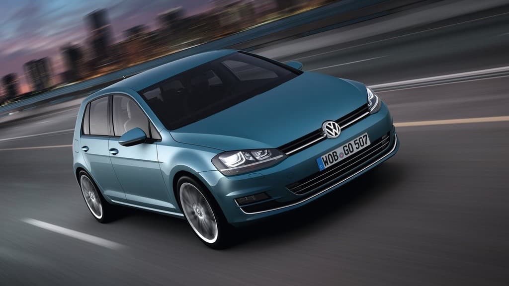 <b>14. Volkswagen Golf:</b> El hatchback compacto de Volkswagen presentó un índice de 
<b>63 conductores muertos</b> por cada millón de vehículos registrados. La séptima y actual generación del Volkswagen Golf fue presentada en 2014.