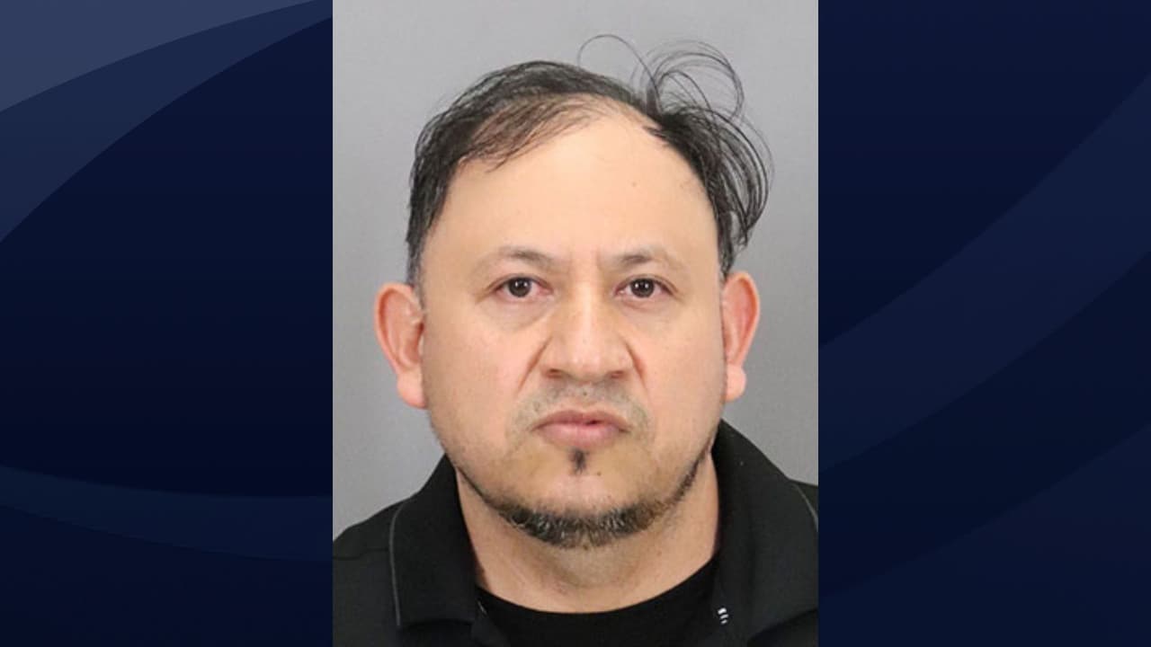 Fidel Torres Reyes es residente de San José y tiene 49 años.