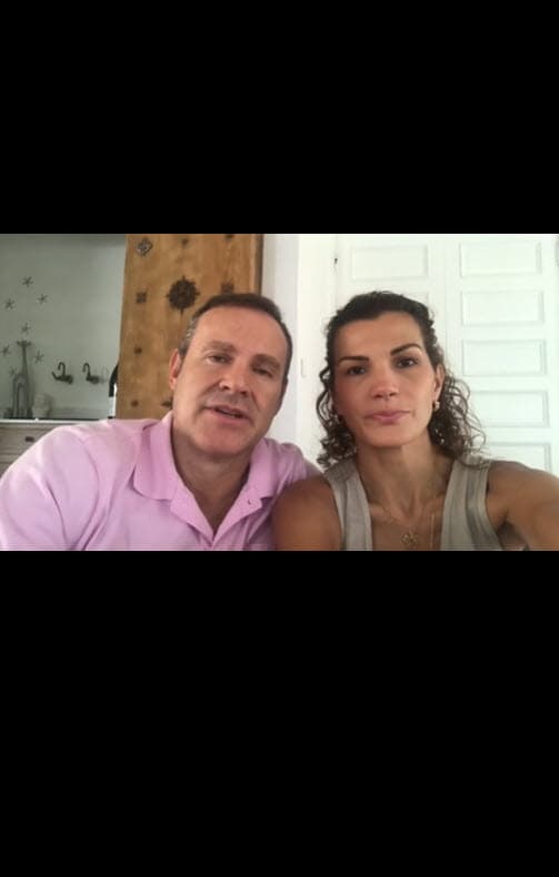 <b><a href="https://www.univision.com/shows/despierta-america/alan-tacher-y-su-esposa-cristy-bernal-dan-positivo-a-coronavirus-el-mensaje-de-su-familia-de-despierta-america-video" target="_blank">Alán Tacher, de Despierta América</a></b>, y su esposa Cristy Bernal también dieron a conocer el pasado 16 de julio que fueron contagiados. El 13 de agosto, tras una nueva prueba, informaron que 
<b><a href="https://www.univision.com/shows/despierta-america/con-sus-hijos-en-brazos-alan-y-cristy-dan-los-resultados-del-test-de-covid-19-ya-por-fin-y-a-seguir-adelante-video" target="_blank">ya habían dado negativo</a></b> al virus. 
<br>