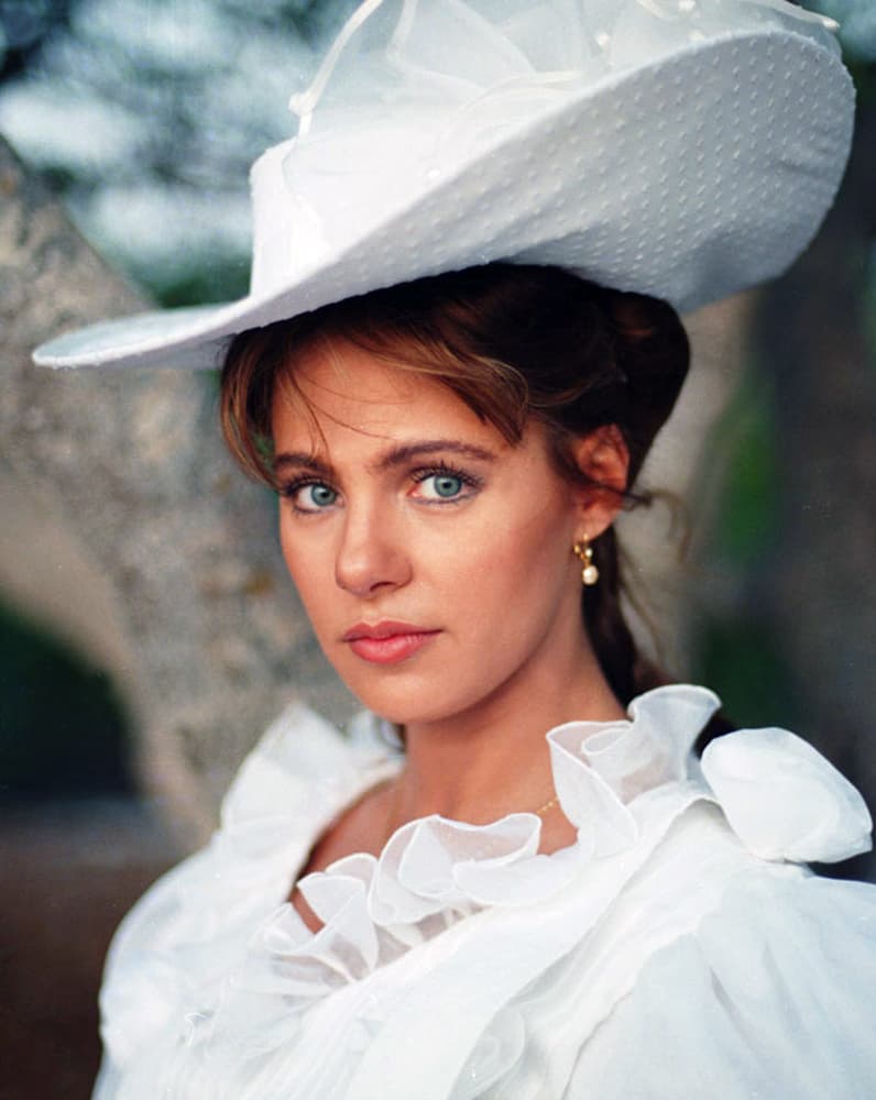 La desaparecida actriz, 
<b>Ana Colchero</b>, era portadora de una belleza inigualable, esos ojos claros y el cabello castaño hacían que las mujeres le tuvieran envidia y que los hombres cayeran rendidos a sus pies.