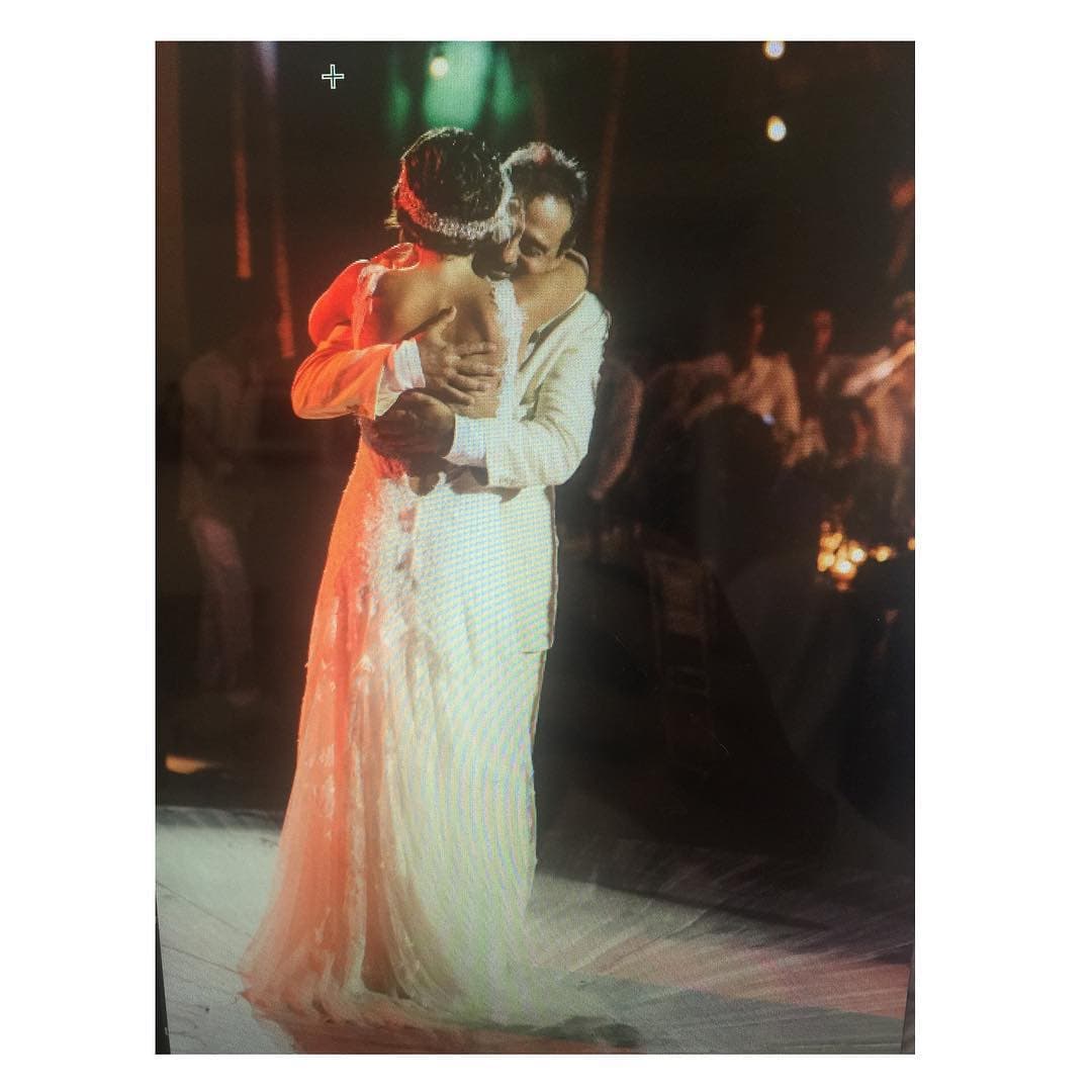 "Con profunda tristeza les informamos del fallecimiento de nuestro querido 
<b><a href="http://www.univision.com/temas/gonzalo-vega">Gonzalo Vega</a></b>, quien nos dejó este lunes 10 de octubre después de una valiente lucha de muchos años contra el síndrome mielodisplásico que padecía", se podía leer en el comunicado que mandó la familia Vega tras la muerte del primer actor.