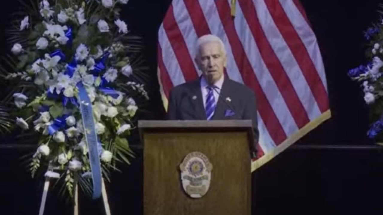 El representante por el Distrito 31, donde se encuentra Selma, Jim Costa, ofreció los respetos de sus colegas a la familia de Gonzalo Carrasco.