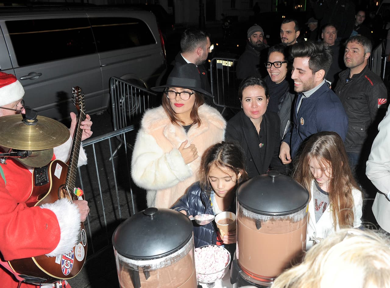 Ella la pasó de maravilla en compañía de su hija, Valentina.