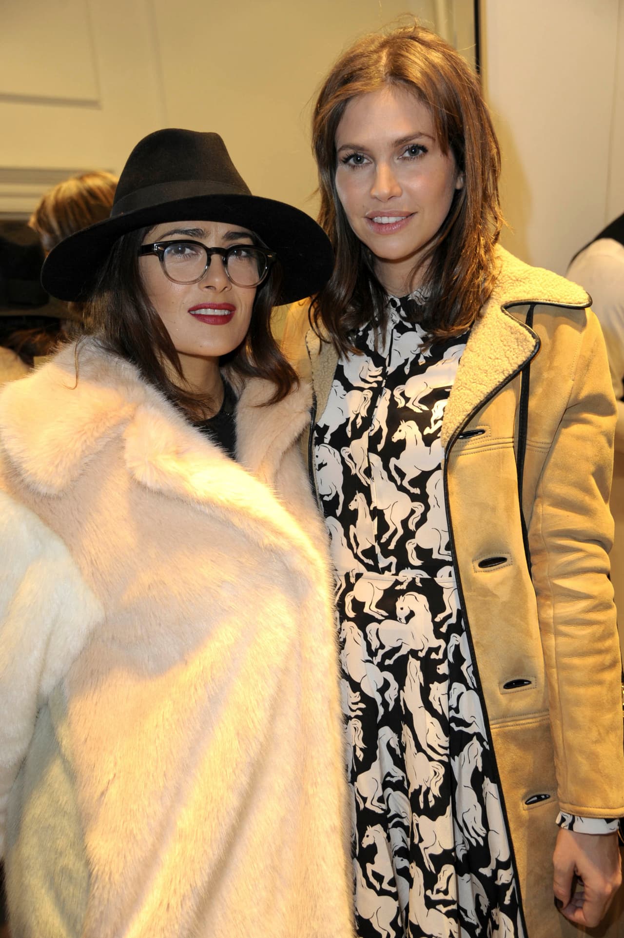 Pero al terminar el evento, la actriz nos sorprendió con una peculiar prenda.