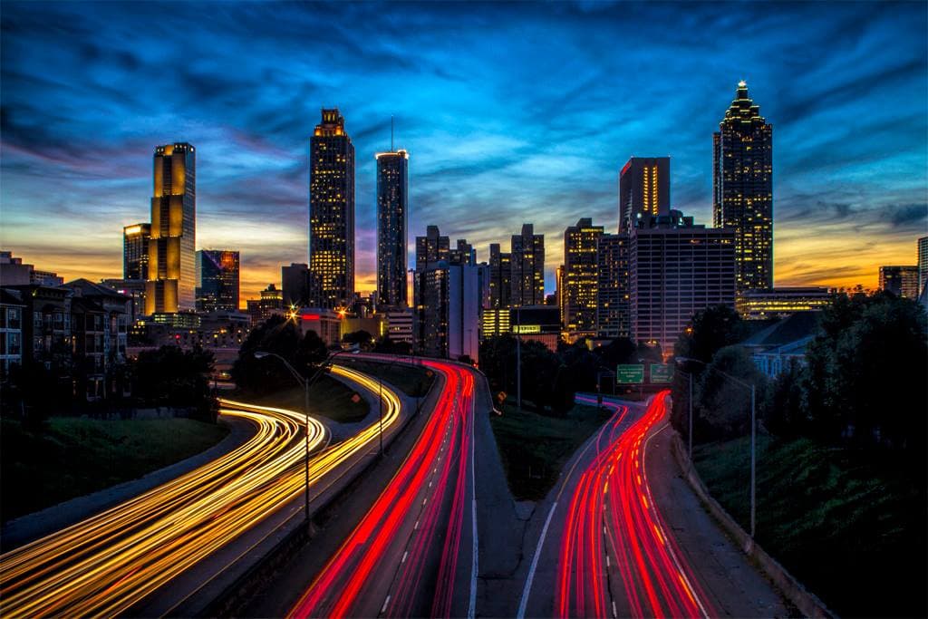 <b>La gran ciudad los espera</b>. Atlanta tiene una gran variedad de atracciones y sitios turísticos donde podrán disfrutar del feriado, 
<b><a href="https://www.univision.com/local/atlanta-wuvg/mejores-atracciones-gratuitas-visitar-atlanta-primavera-2024-fotos">incluidos destinos gratuitos para toda la familia</a></b>.