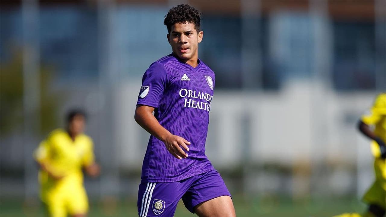 Wilfredo Rivera, joven promesa del futbol boricua, firma con el Orlando City de la MLS