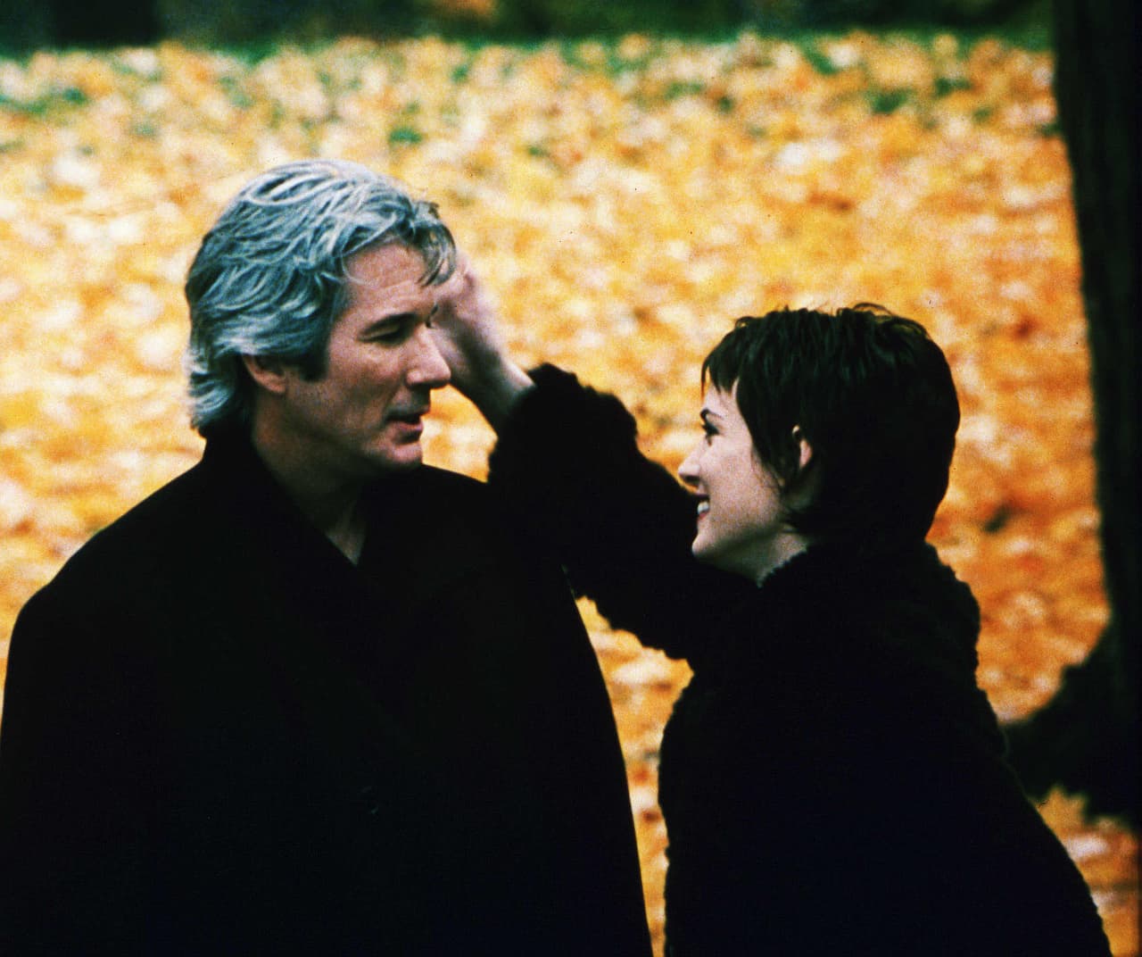 <b>‘Otoño en Nueva York’</b>
<br>Junto con Richard Gere, Winona Ryder protagonizó este clásico romance en el que un empresario reconocido de Nueva York comienza a relacionarse con una mujer más joven que él y poco a poco comienzan a enamorarse a pesar de que saben que probablemente su amor no tenga futuro.