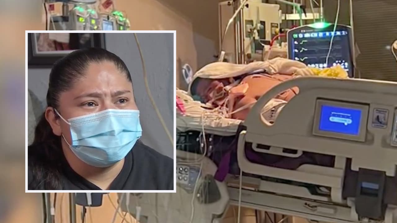 El doctor Rodrigo Hasbun de UT Health McGovern Medical School asegura que los síntomas del virus entre quienes se infectan después de haberse vacunado son más leves, duran menos y pueden incluir dolores de cabeza, congestión nasal y tos. Asimismo, aclara que aquellas personas que no se han inmunizado y se contagian presentan signos más severos, desarrollan dolor de pecho, fiebre alta y falta de aire, entre otros como le pasó a Donato Sierra.